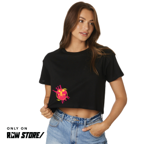 Womens Tacky Crop Model Front
